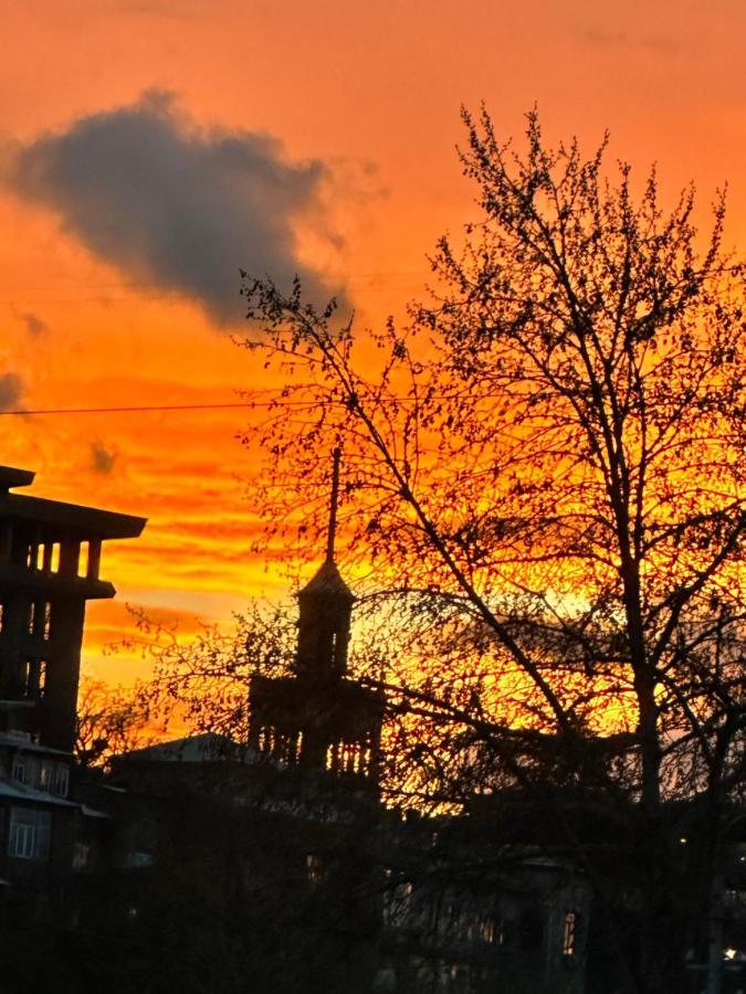Old Tbilisi N&M Daire Dış mekan fotoğraf